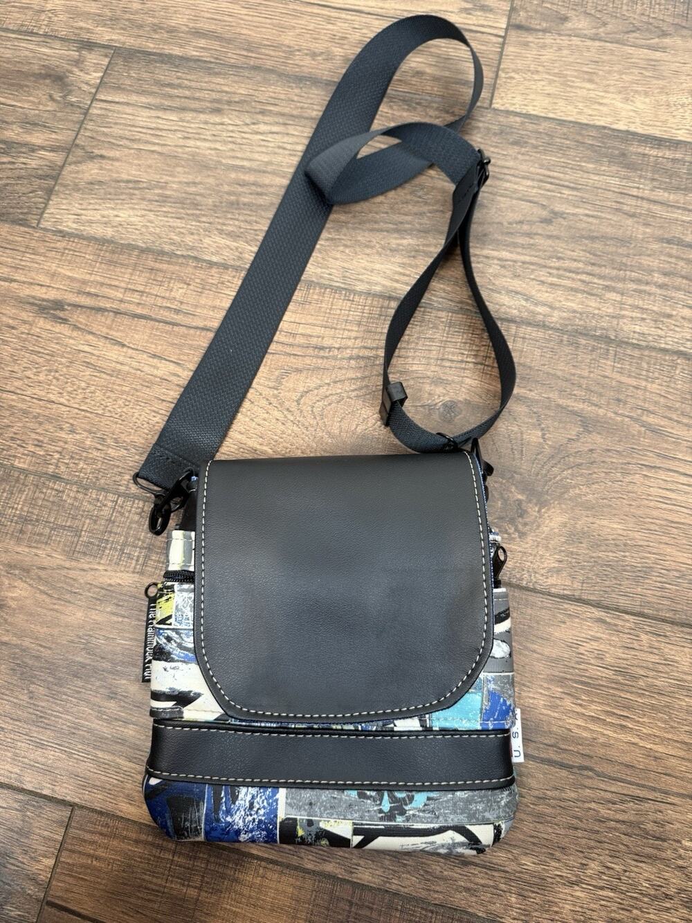 The Hammock Hut USA HANDMADE Crossbody VEGAN Bag Purse MSRP $250 Art To Wear